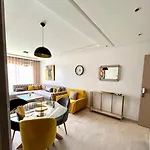 Modern Apartment Eiffel Tower